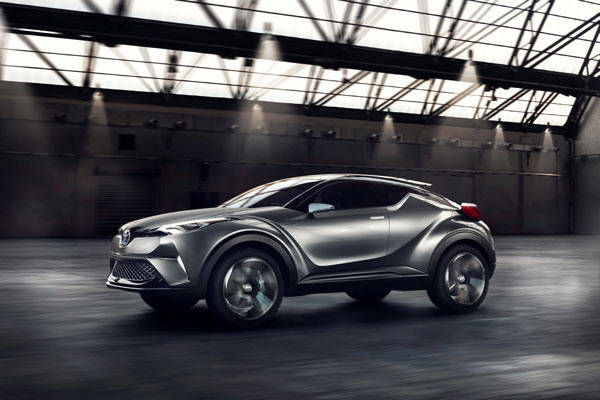 טויוטה C-HR קונספט. או בשמו האירופאי 'אוריס-קרוס' טויוטה C-HR קונספט. או בשמו האירופאי 'אוריס-קרוס'
