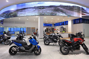 אולם התצוגה של אופנועי BMW אולם התצוגה של אופנועי BMW