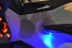 תאורת LED פנימית באופל אדם